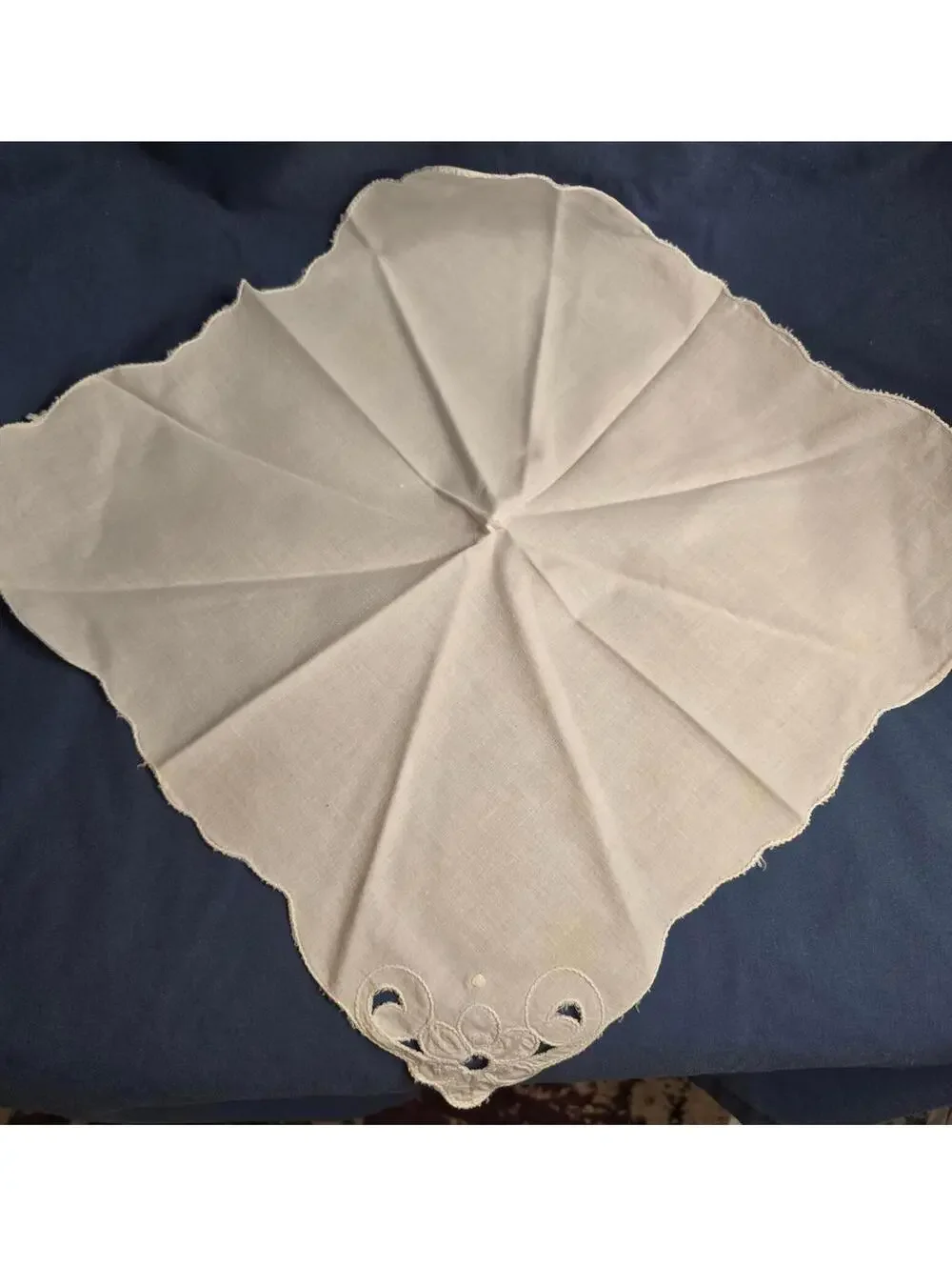 Set of 7 Vintage Embroidered White Linen Napkins With Scalloped Edges